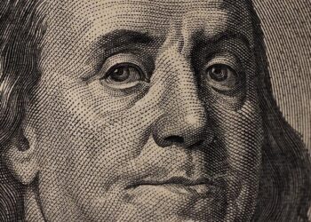 US stock markets fall amid trade war fears after Trump tariffs – BBC.com