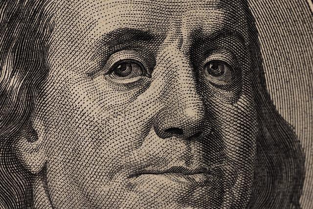 US stock markets fall amid trade war fears after Trump tariffs – BBC.com
