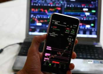 Recession risks rise for all three North American economies over US tariff chaos: Reuters poll – Reuters