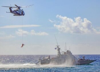 US Coast Guard intercepts Chinese migrant on a paddleboard off the Bahamas – Fox News