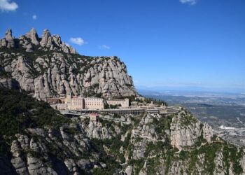 Montserrat: Living with a volcano – BBC.com