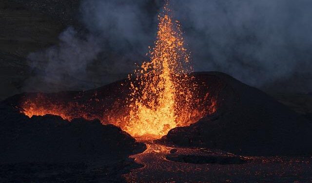 Massive US volcano ‘on verge of eruption’ as scientists warn of ‘explosive’ event – Express