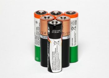 California residents are increasingly pairing battery storage with solar installations – EIA
