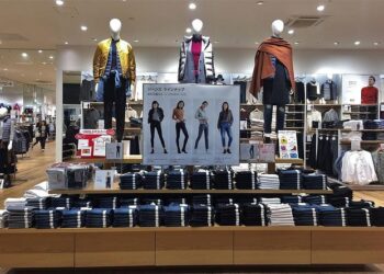 Uniqlo Opens First U.S. Coffee Shop in New York – Eater NY