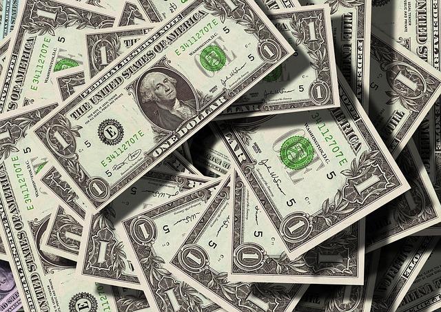 Economic Stability or ‌Dependency: Weighing the Pros⁣ and Cons of Dollarization in Ecuador