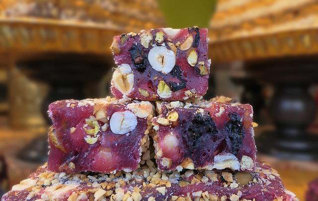 Food and Drink Along the Way:⁤ Culinary Delights and Local Favorites