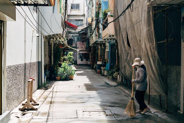 Integrating local Culture and Environment in Modern Architecture