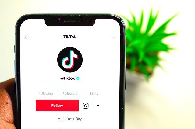 The Implications of ​TikTok's Return⁢ for Young ‌Users⁢ in⁢ Arkansas