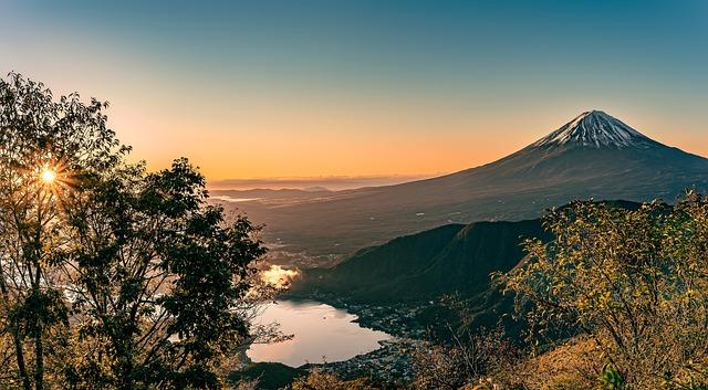 The Volcanic History of Mount Spurr: A Closer Look