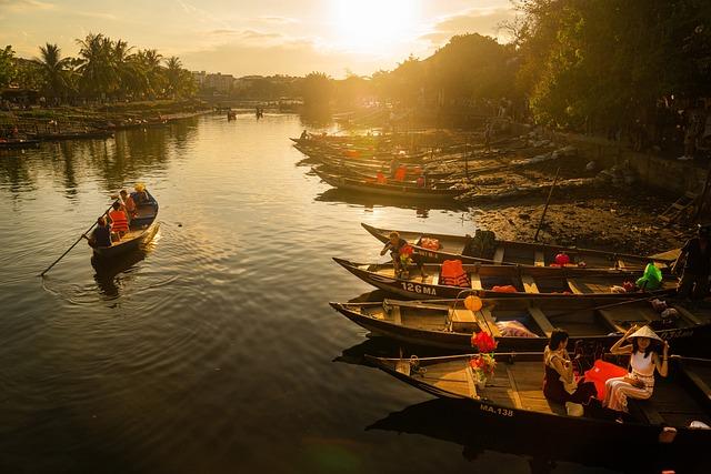 Vietnam's Diplomatic Strategy: Strengthening Ties with the US and Cuba