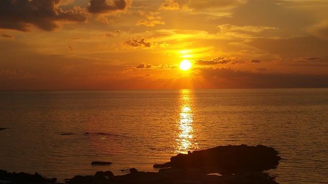 Caribbean authorities say missing American couple is feared dead after 3 prisoners ⁣hijacked ‍yacht - USA TODAY