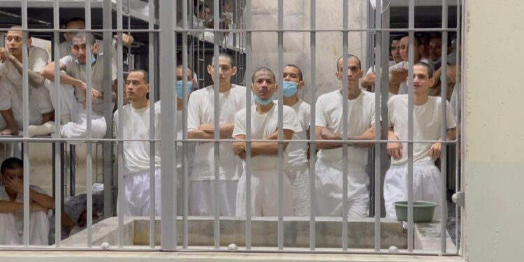 Could US criminals be sent to El Salvador’s mega-jail? – BBC