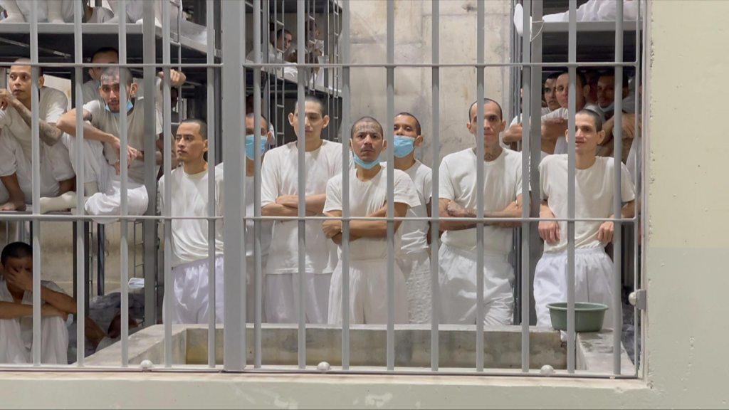 Could US criminals be sent to El Salvador’s mega-jail? – BBC