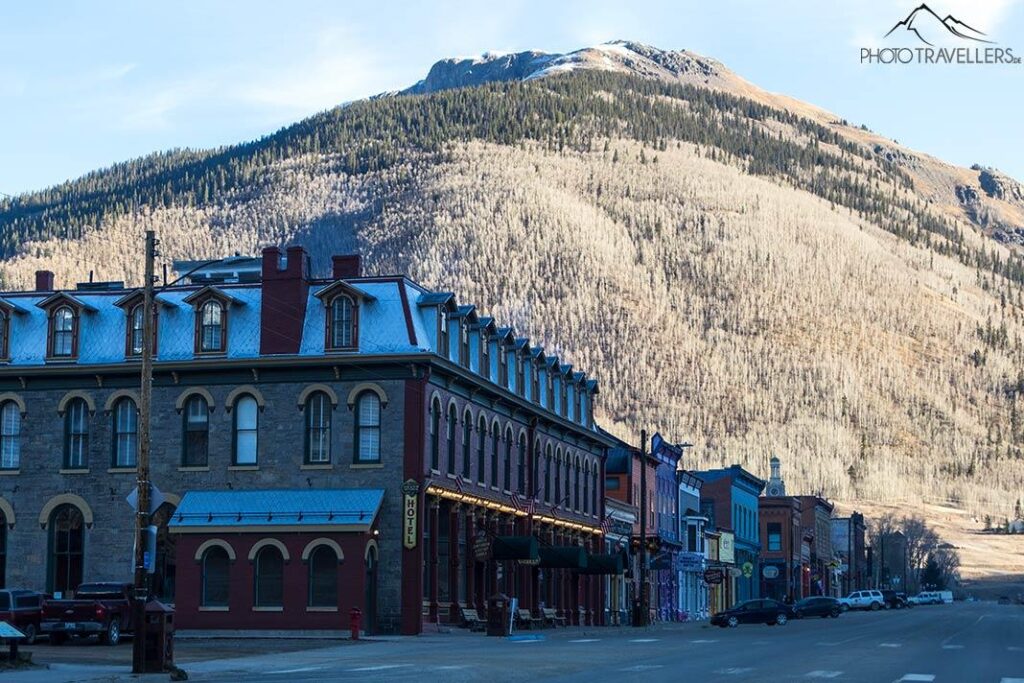 Bustling Colorado spot home to one of ‘most charming’ small town downtowns in US – Denver Gazette