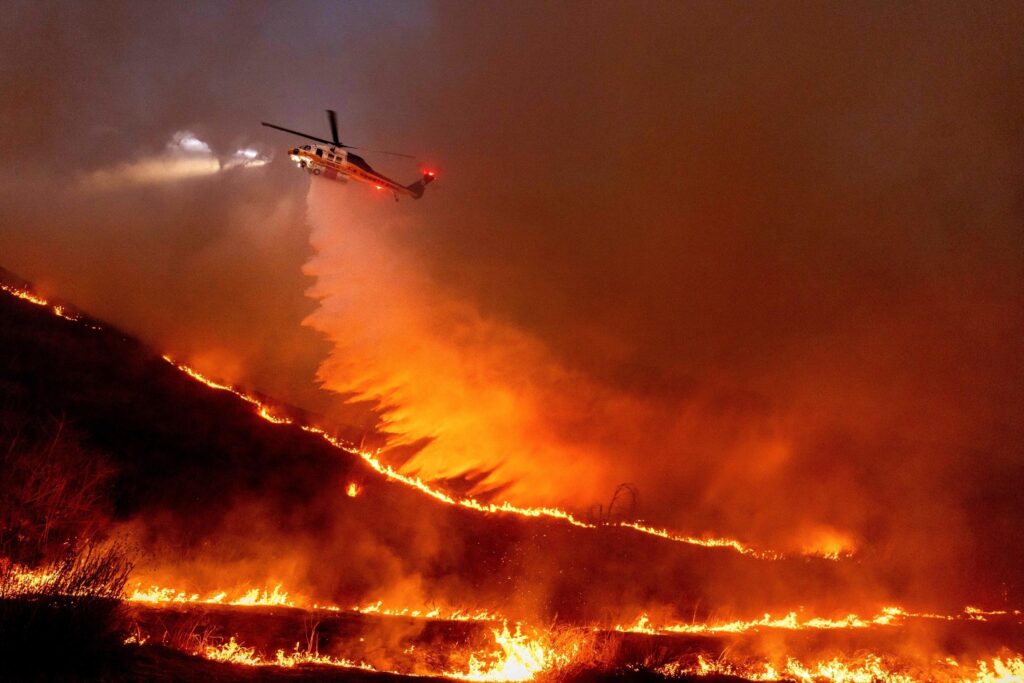 Stunning Maps and Images Reveal the Impact of the 2020 California and Oregon Wildfires