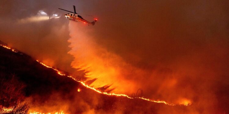 Stunning Maps and Images Reveal the Impact of the 2020 California and Oregon Wildfires