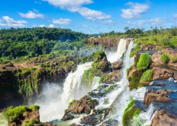 Uncover the Vibrant Culture and Fascinating History of Paraguay