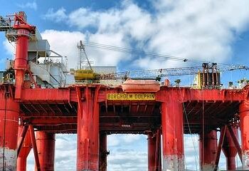 Could Offshore Drilling Spell Disaster for America’s Stunning Coastlines? Growing Concerns Raise Alarm