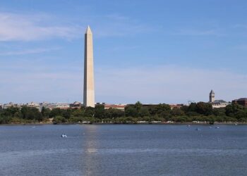 Washington Monument Ignites America’s 250th Birthday Bash as a Giant Candle!